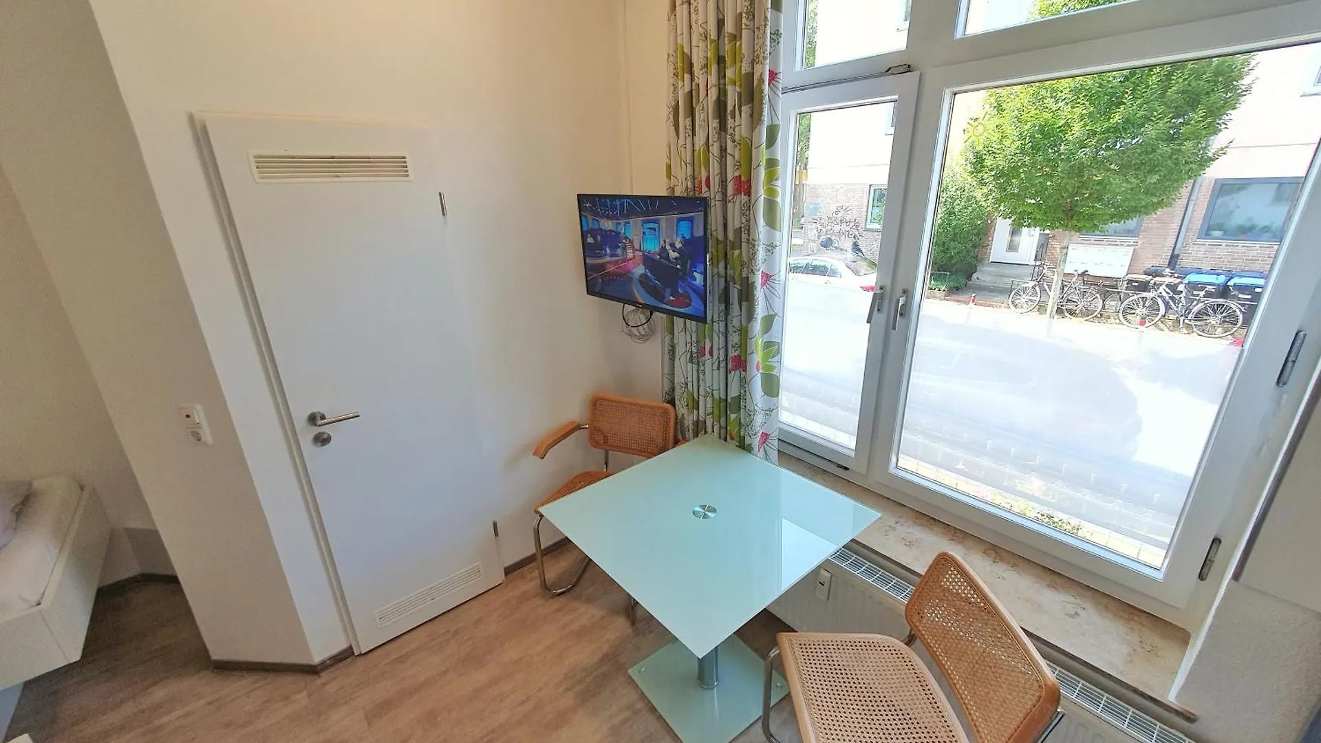 Aparthotel B & L BRE