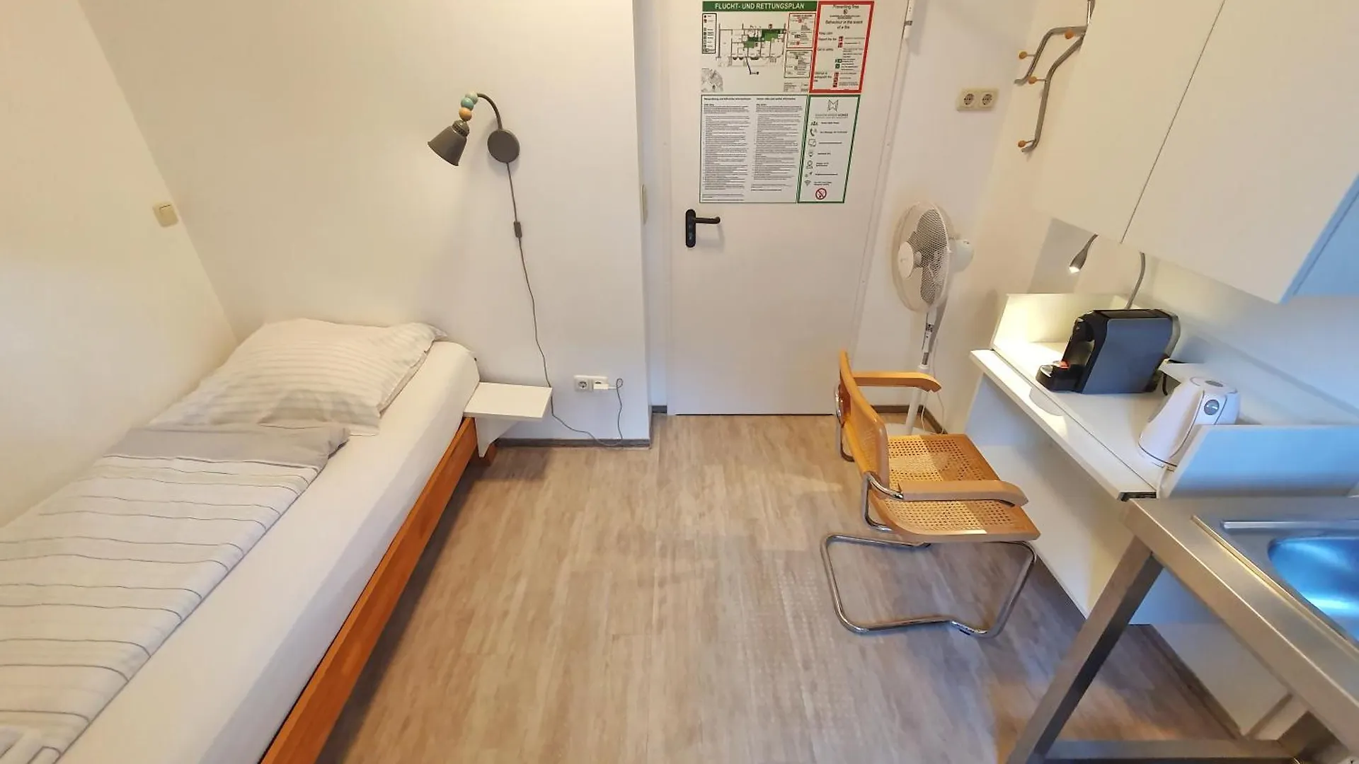 Aparthotel B & L BRE 2*,